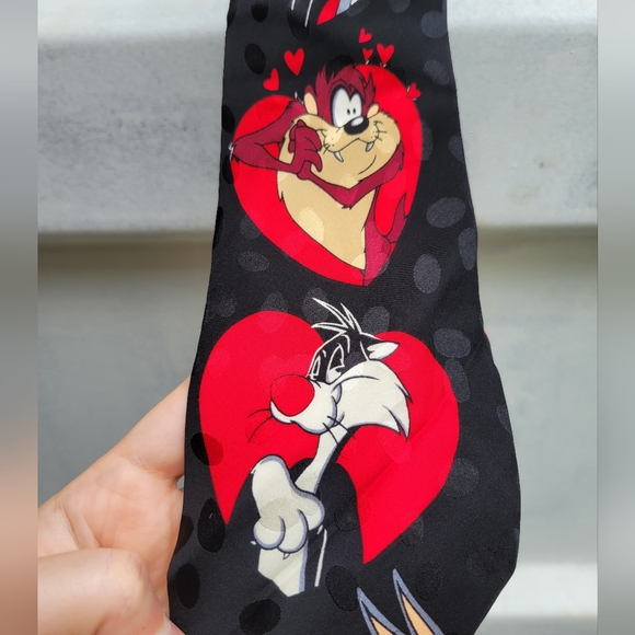❤️🩷❤️Vintage Looney Tunes 100% silk tie 1990s bugs bunny Taz Sylvester coyote - Picture 4 of 6
